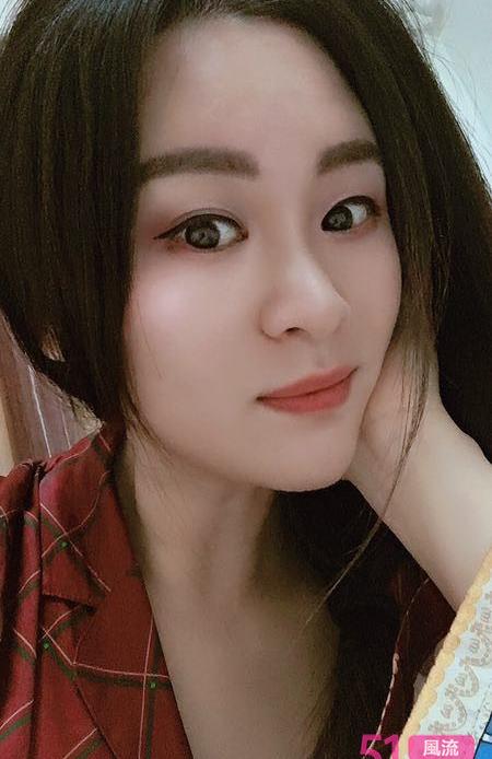 朋友介绍的一个嫩妹