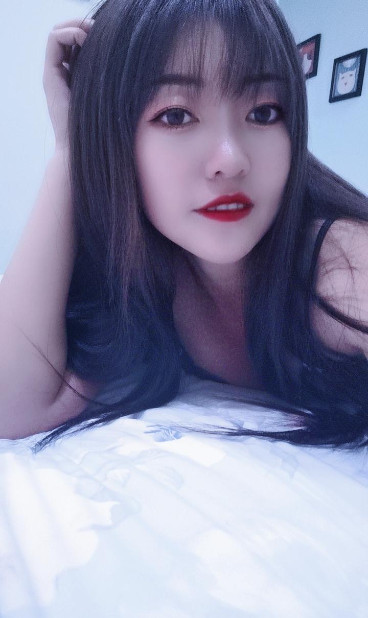 西山区少数民族妹子