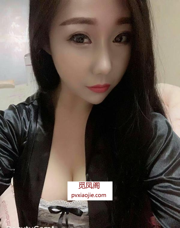 性感妩媚年轻妹子