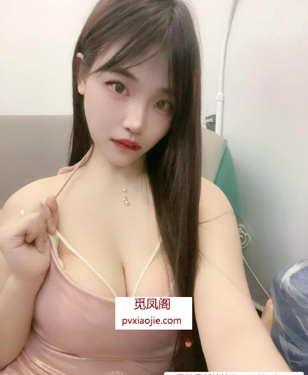 尤物大奶妹一字马