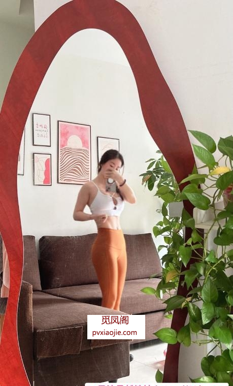 一字马小幸运老师