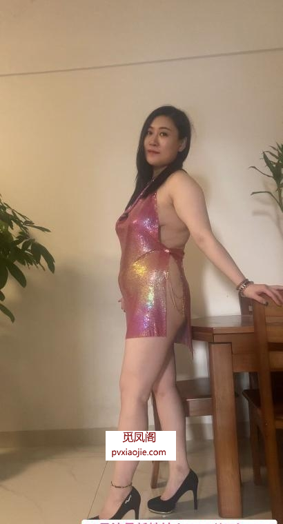 白云健身巨乳少妇