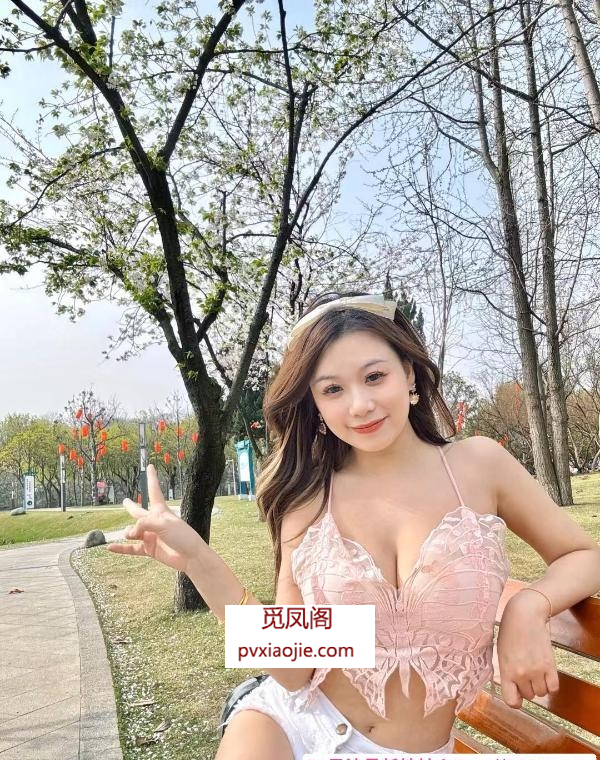 肤白貌美骚妹子