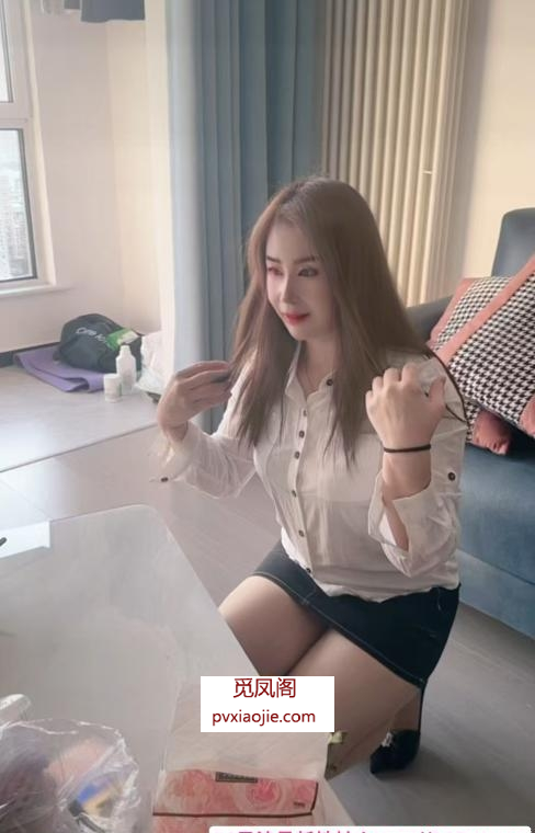 骚气冲天翘臀妹