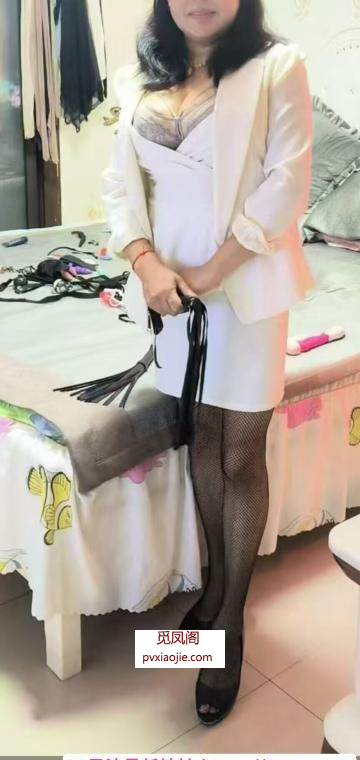 SM大胸泻火骚妇