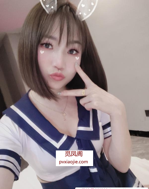 风骚型短发御姐