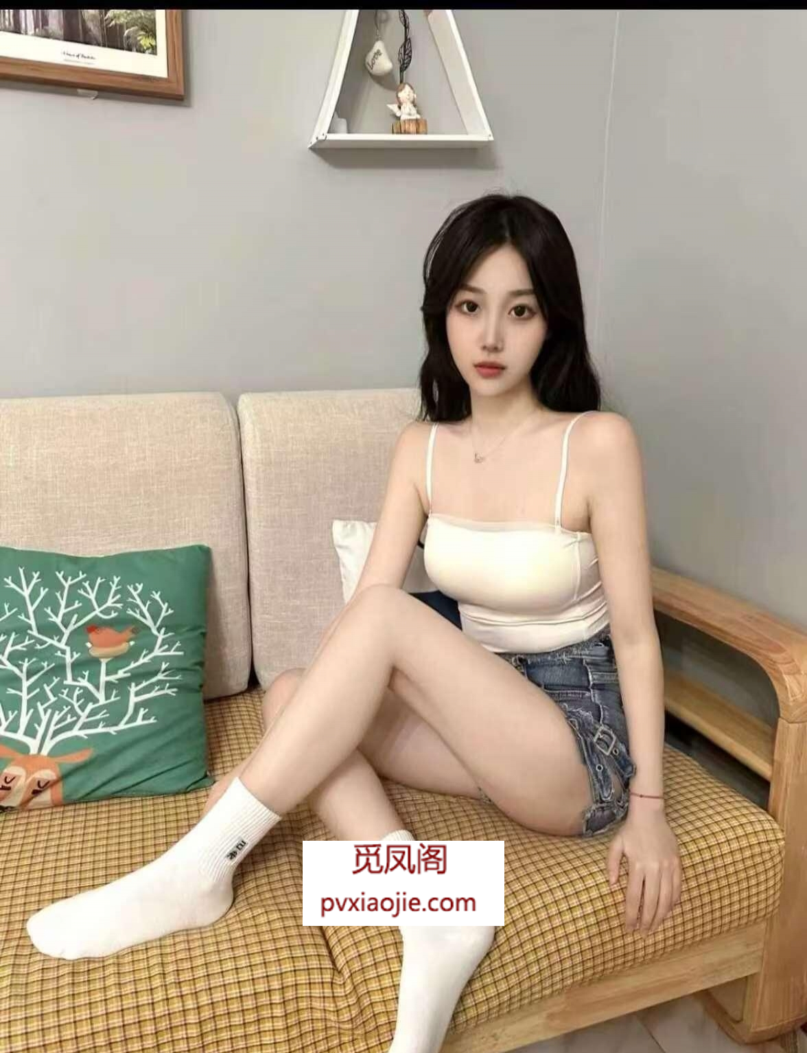 巨乳白虎萝莉妹有楼兼职外出