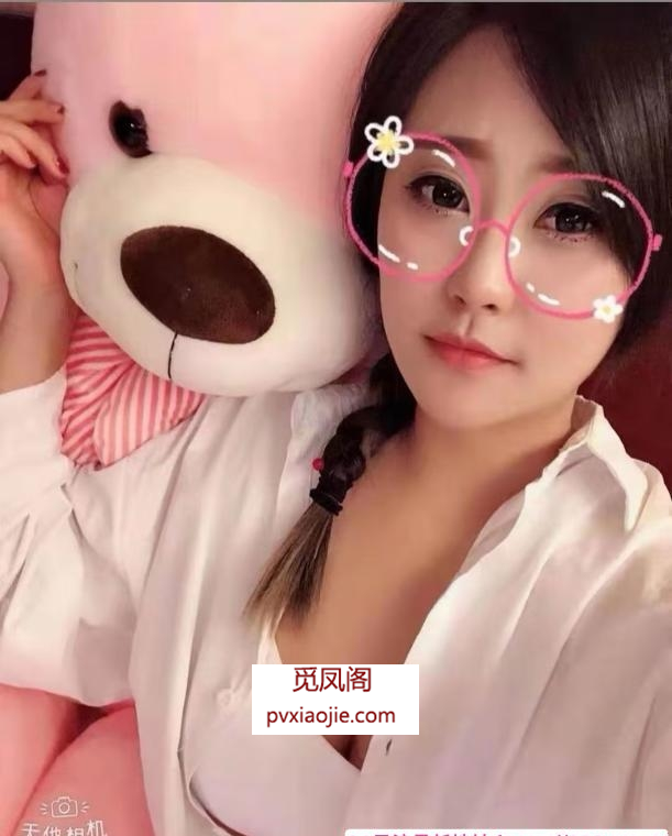 佛系胸大屁股大