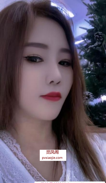 爱喷水的小姐姐