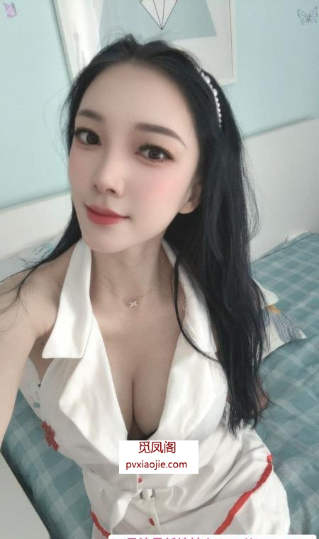 朝阳长腿喷水桃子