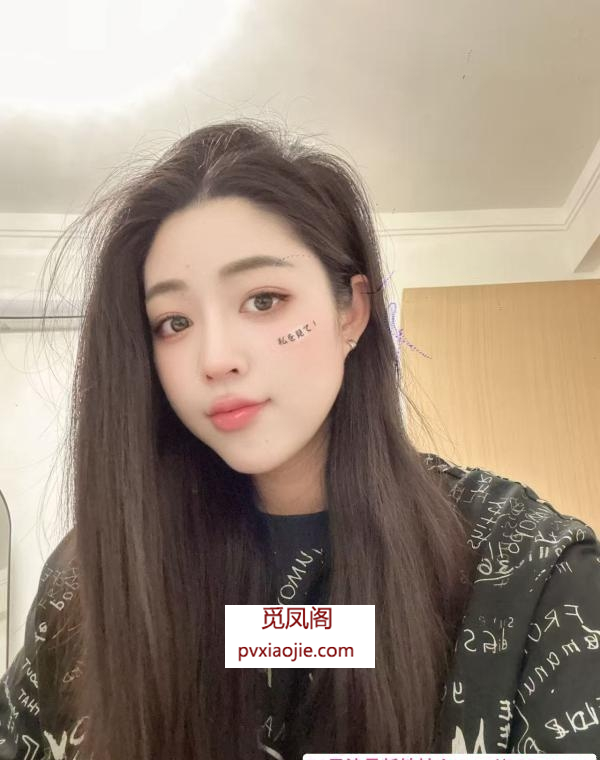 长腿丰满梓琪很有料