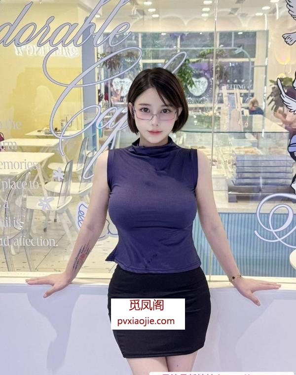 短发大胸风骚老师