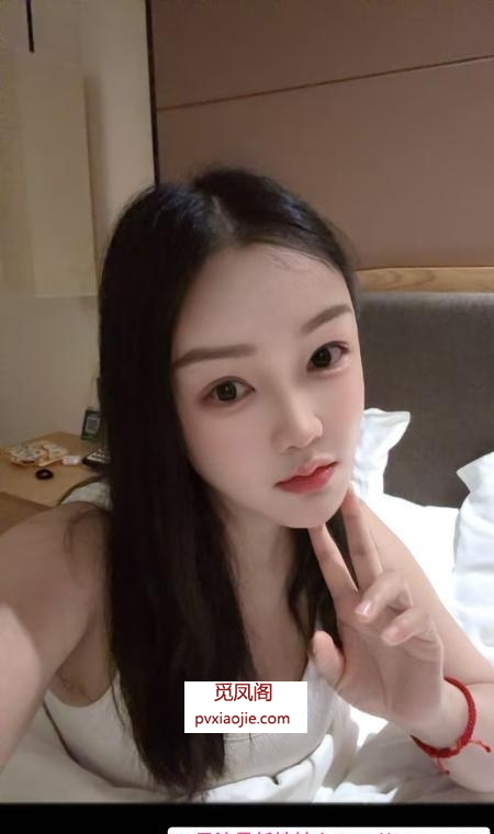 肤白腰细长腿依依