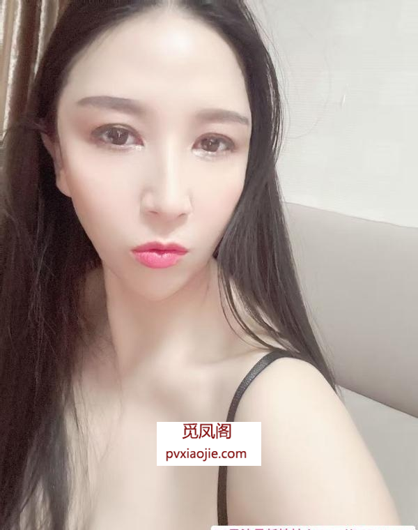 汉口大奶舌吻小姐姐