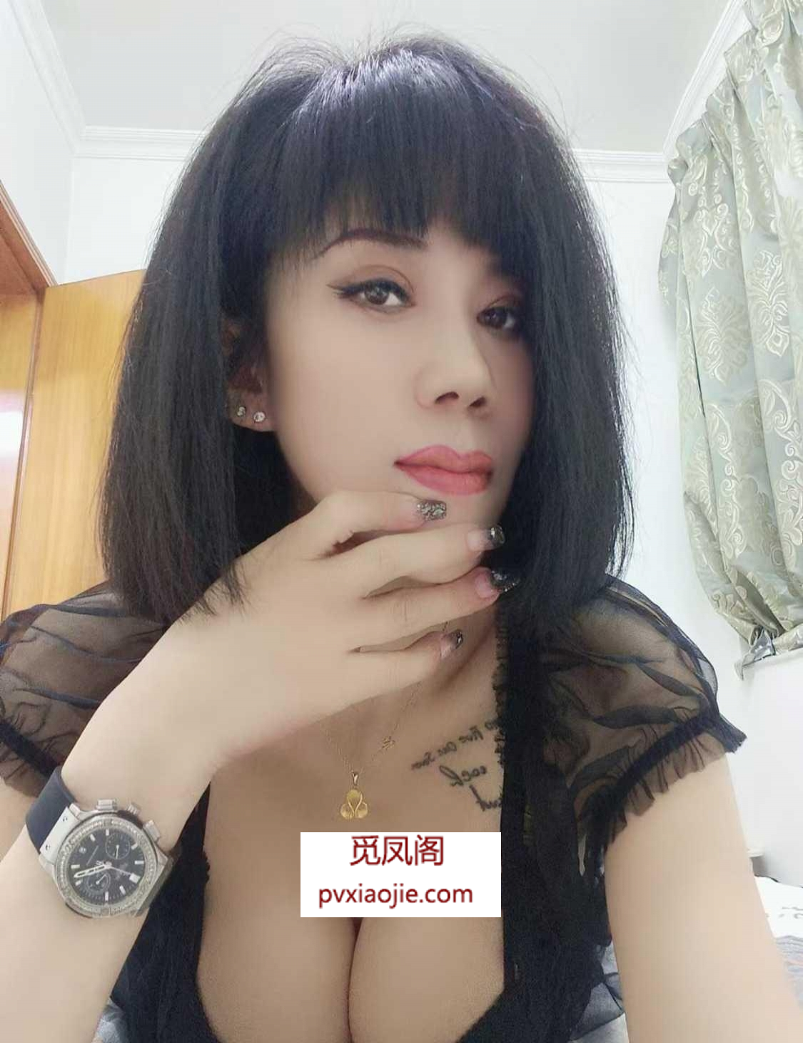 罗湖笑笑