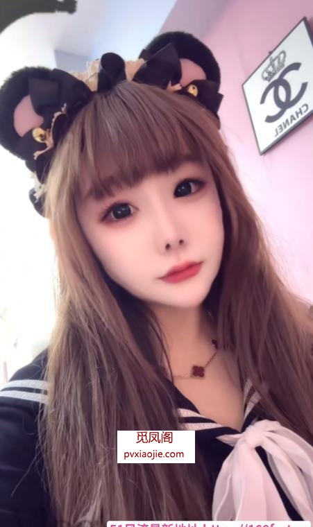 小巧玲珑甜妹妹