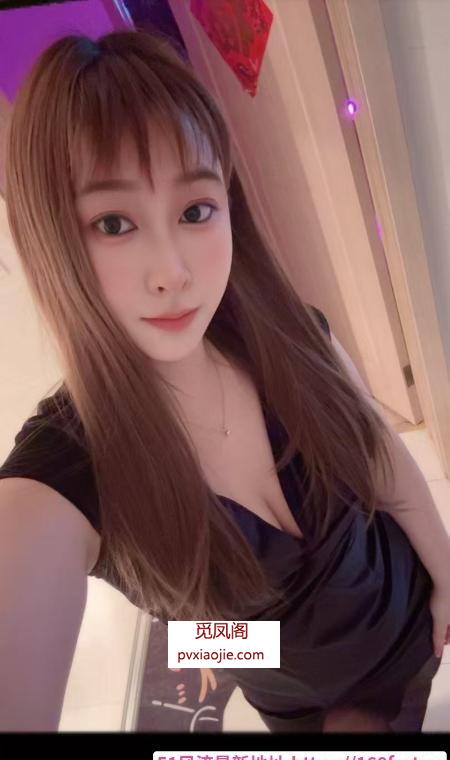 大胸小姐姐