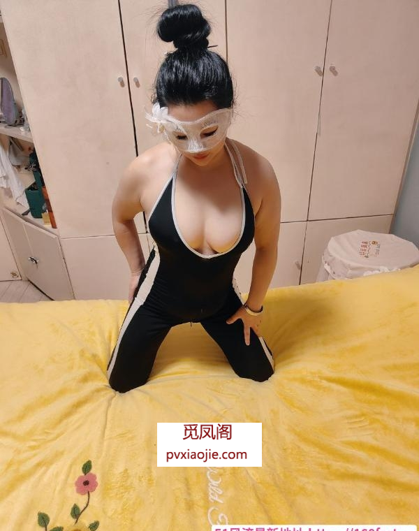 深喉大臀熟女