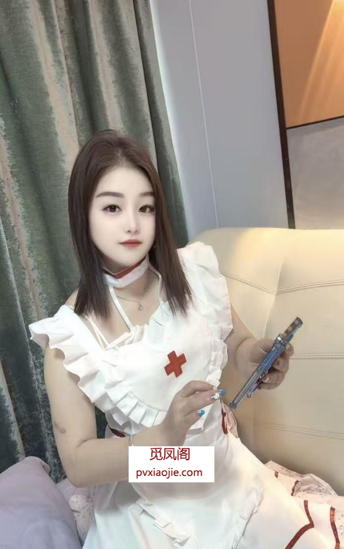 侗族清纯可爱美女