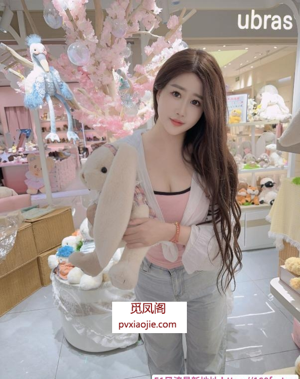 大胸丰臀少妇能深喉