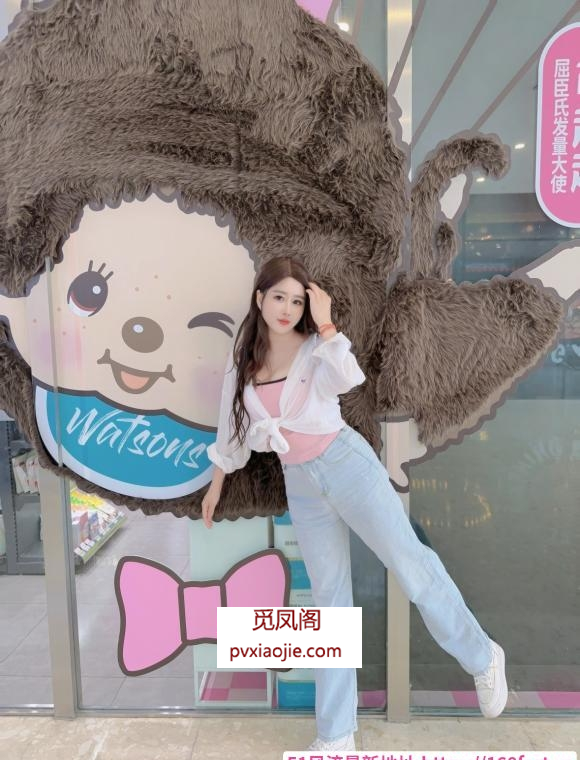 大胸丰臀少妇能深喉