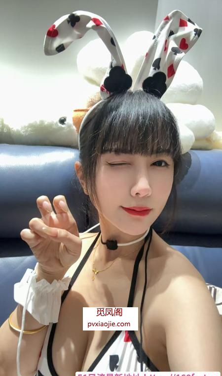 南山童颜巨乳美少妇