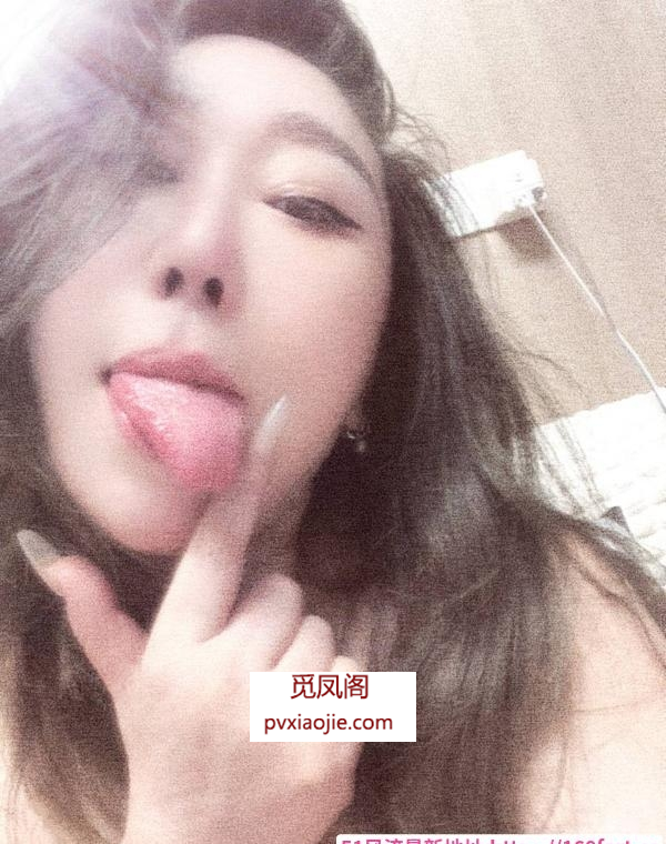 巨乳舔脚榨汁姐媚雪