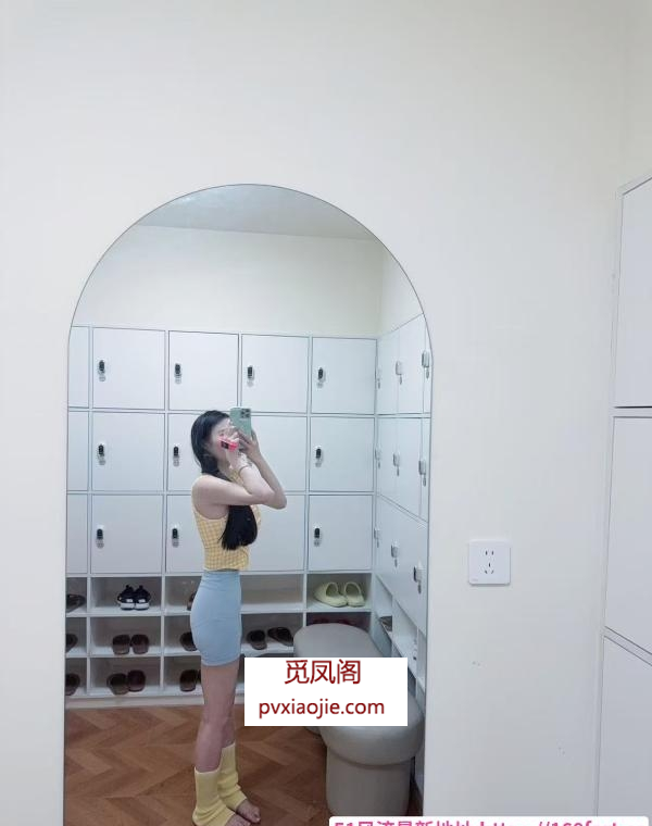 温柔粉嫩小妹妹