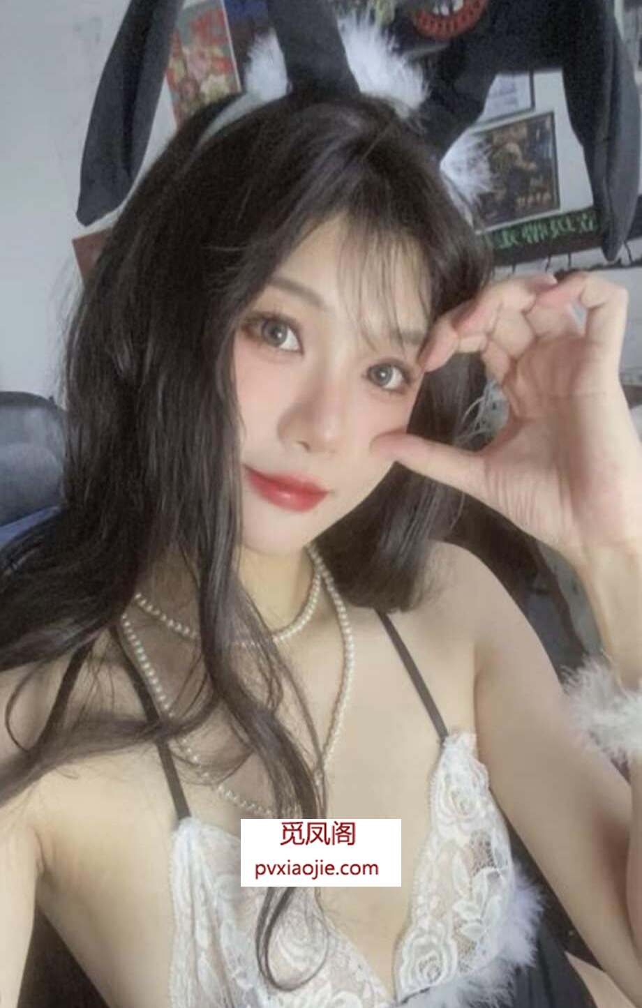 00后反差甜妹居家兼职