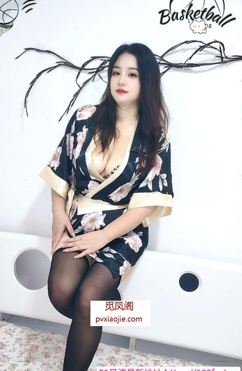 大胸翘臀骚美少妇