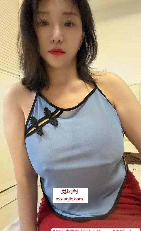 上城戴眼镜的骚妇
