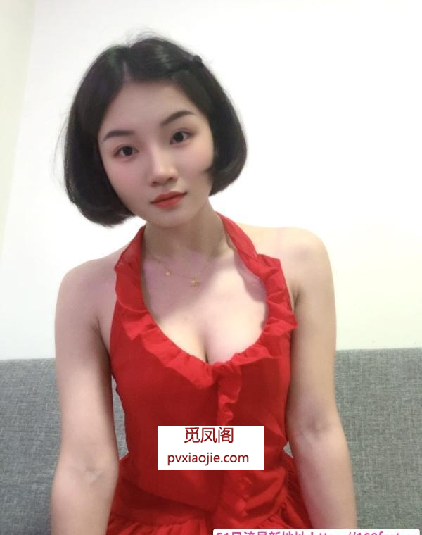 腰细屁股大兼职小姐姐
