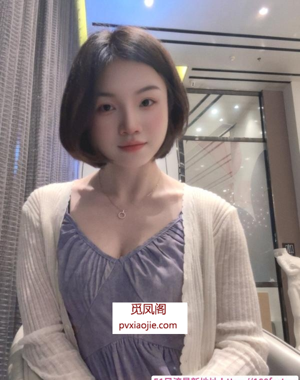 腰细屁股大兼职小姐姐