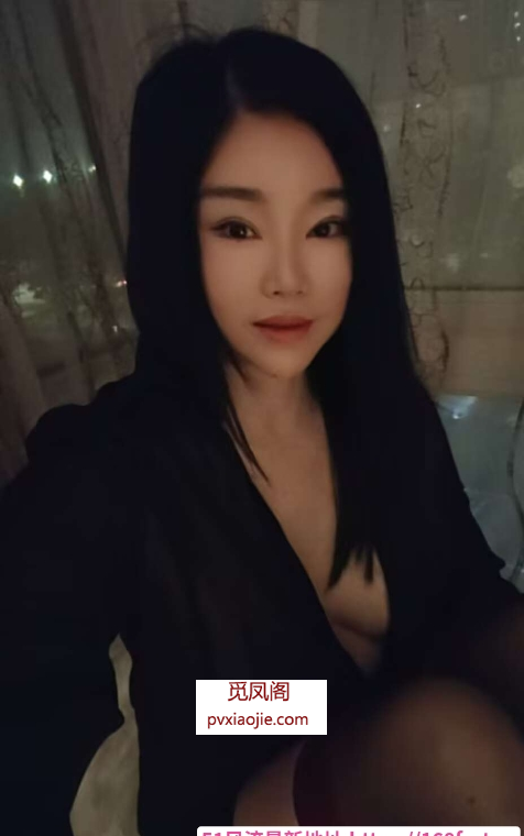 丰臀巨乳少妇