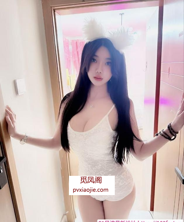 武候零零后巨乳老师