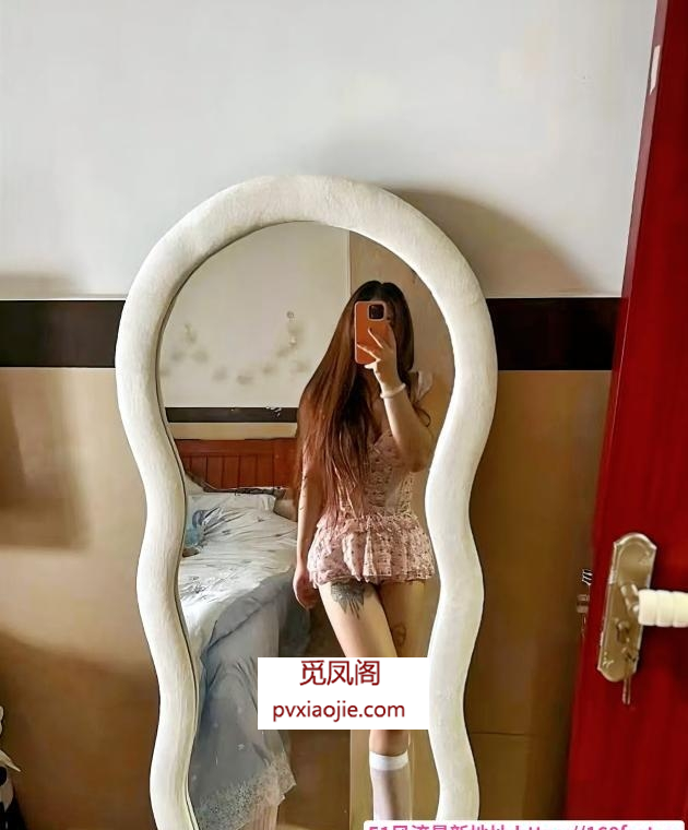 下沙肉感纹身妹露露