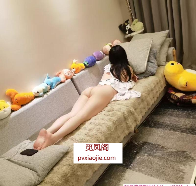 冷白皮大胸身材好美女