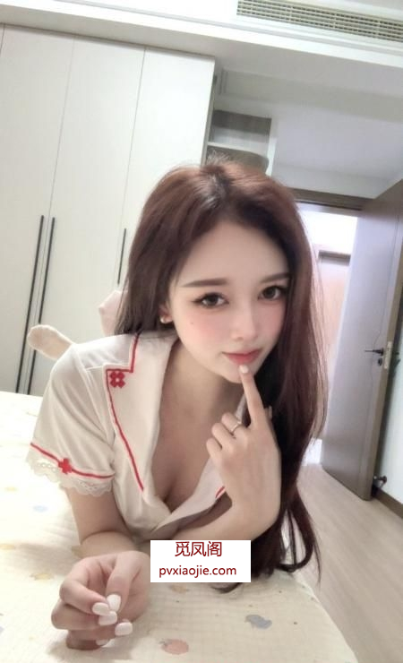 爆操小骚逼