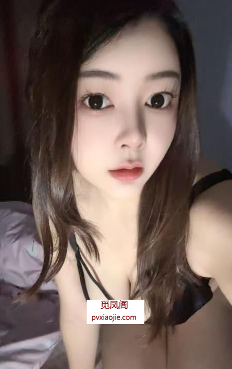 粉嫩美乳小骚妇