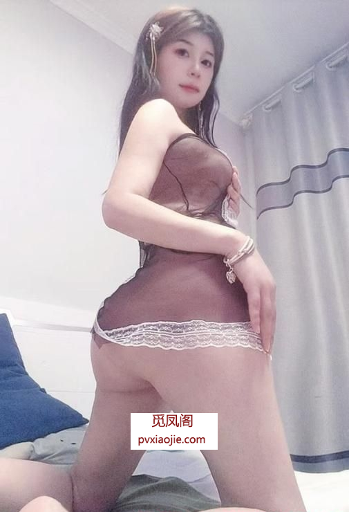 翘臀女友系小姐姐
