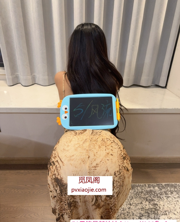 蜜桃臀爱健身的小姐姐
