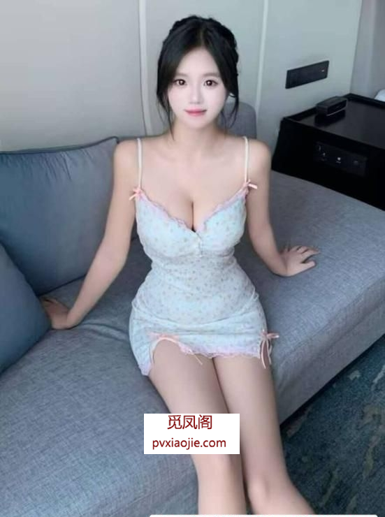 可舌吻的高颜值嫩妹