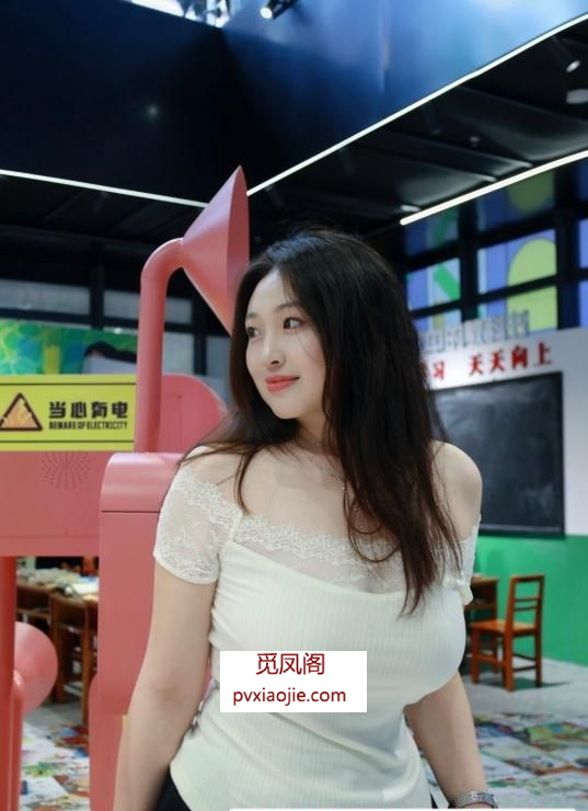 肉感大胸姐姐