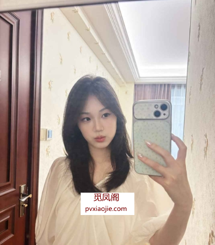 美乳少女小狐狸