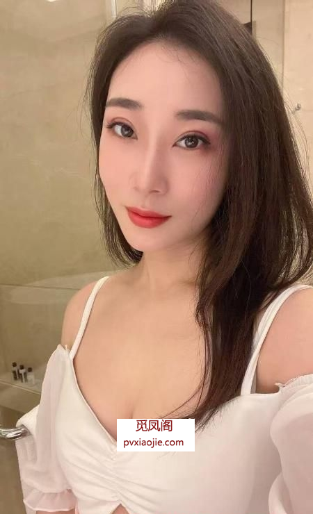 丰满迷人美少妇