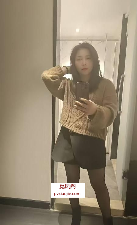丰满黑丝骚少妇