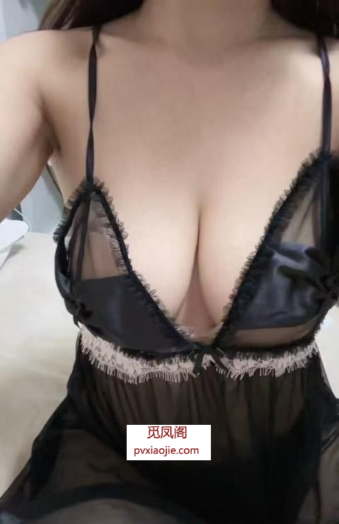 风骚吊钟大奶彤彤